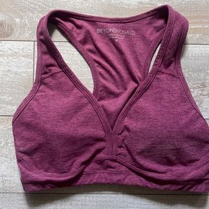 Beyond Yoga space Dye pink super flattering padded sports bra. Soft comfy.